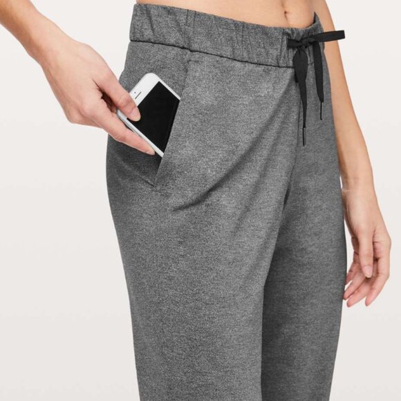 Lululemon Gray On The Fly 7/8 27” Size 6 - Picture 4 of 9